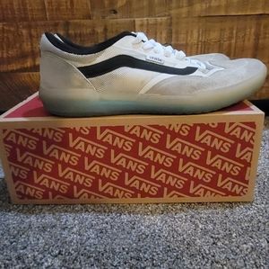 Vans Ave pro black and white